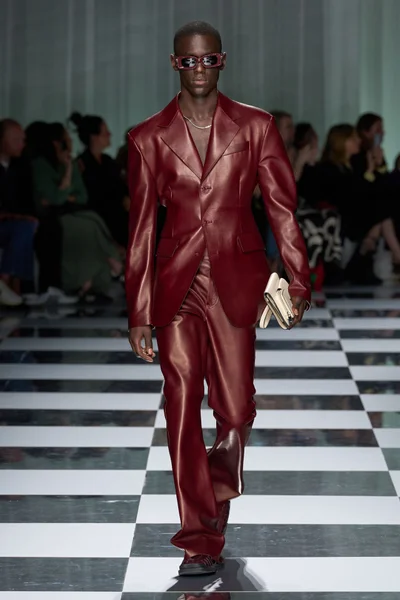 Look 12